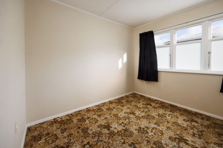 Photo of property in 6 Golf Road, Manor Park, Lower Hutt, 5019