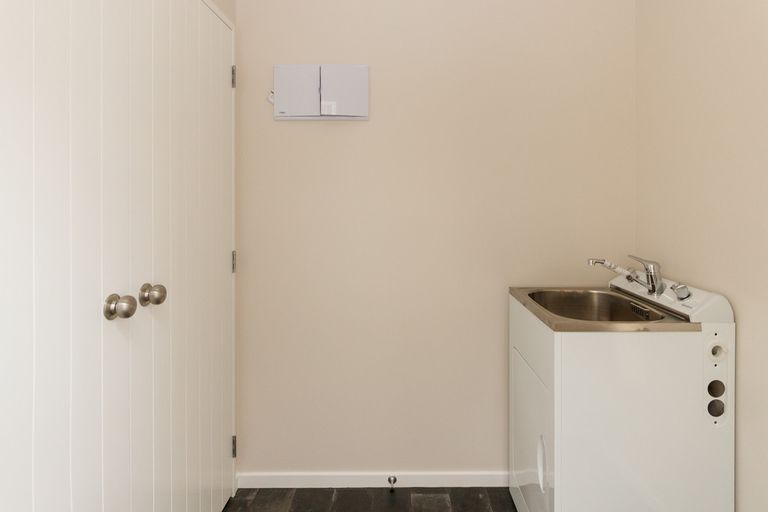 Photo of property in 6 Cleland Street, Palmerston North, 4410