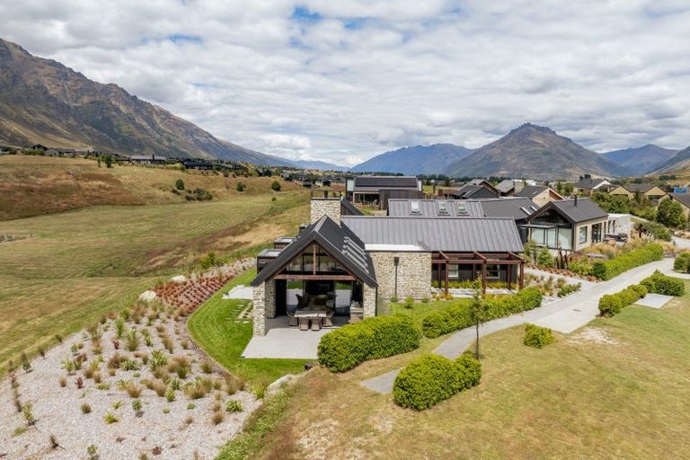 Photo of property in 40 Cunninghams Drive, Jacks Point, Queenstown, 9371