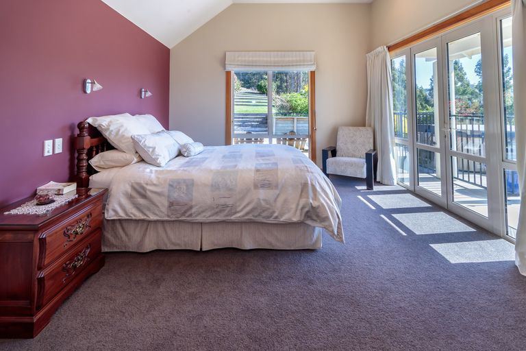 Photo of property in 33 Northview Crescent, Belleknowes, Dunedin, 9011