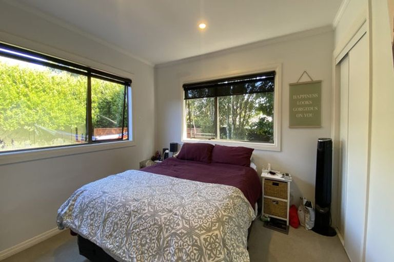 Photo of property in 1/234 Henderson Valley Road, Henderson, Auckland, 0612