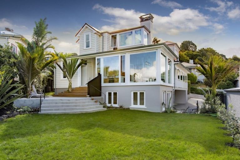 Photo of property in 8 St Aubyn Street, Devonport, Auckland, 0624