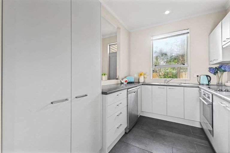 Photo of property in 17a Oakland Avenue, Papatoetoe, Auckland, 2025