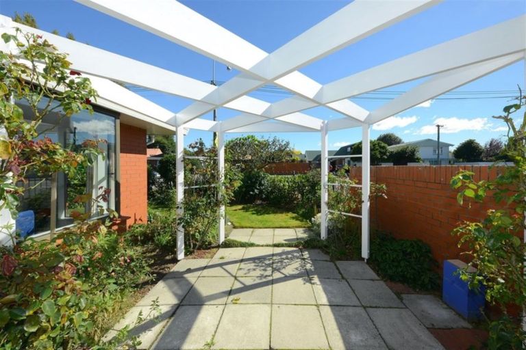Photo of property in 2 Rubens Place, Burnside, Christchurch, 8053