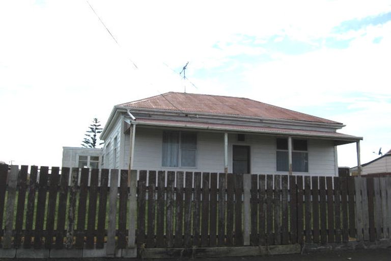 Photo of property in 476 Heads Road, Castlecliff, Whanganui, 4501