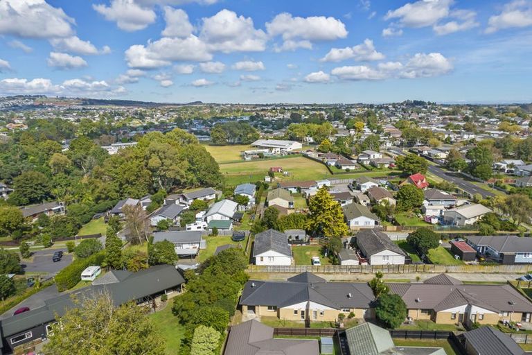 Photo of property in 70d Kayes Road, Pukekohe, 2120