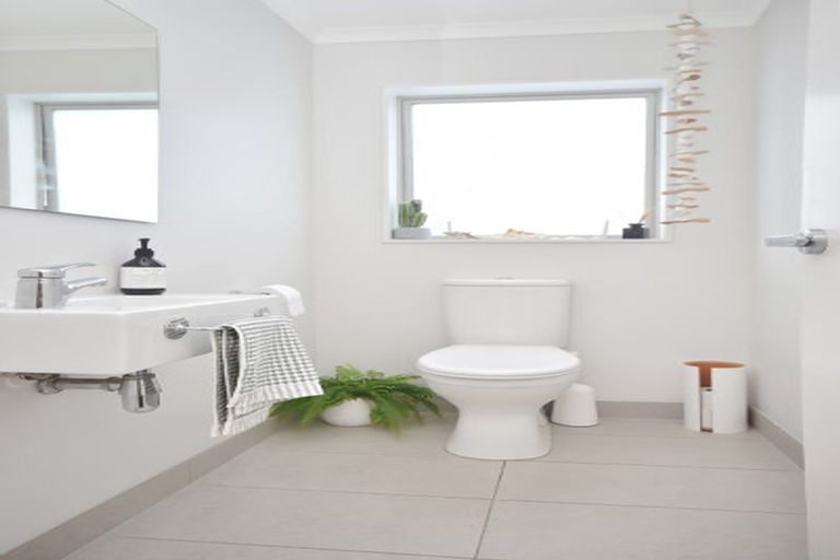 Photo of property in 37 Maylee Crescent, Gulf Harbour, Whangaparaoa, 0930