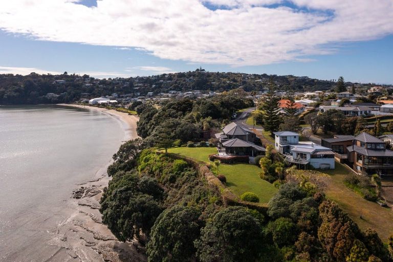 Photo of property in 26 The Crescent, Tindalls Beach, Whangaparaoa, 0930