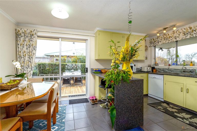 Photo of property in 20 Timaru Road, Waimate, 7924