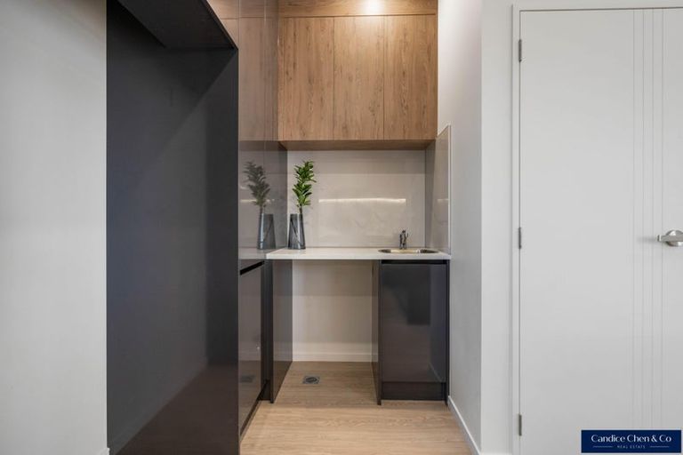 Photo of property in 4/16 Binsted Road, New Lynn, Auckland, 0600