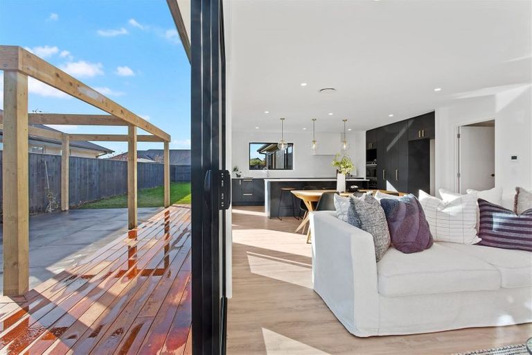 Photo of property in 27 Valour Drive, Rangiora, 7400