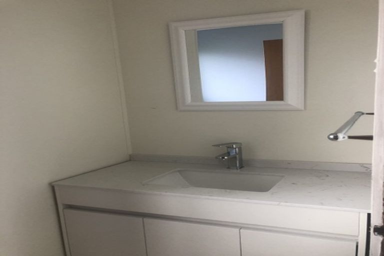 Photo of property in 18 Anich Road, Massey, Auckland, 0614