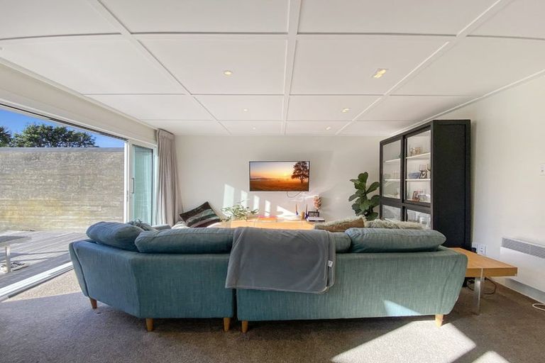 Photo of property in 81 Endeavour Street, Lyall Bay, Wellington, 6022