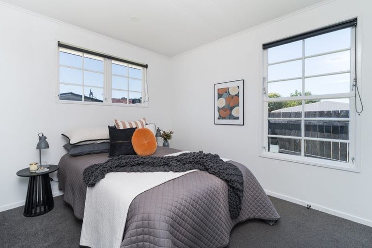 Photo of property in 12 Motuoapa Place, Kelvin Grove, Palmerston North, 4414