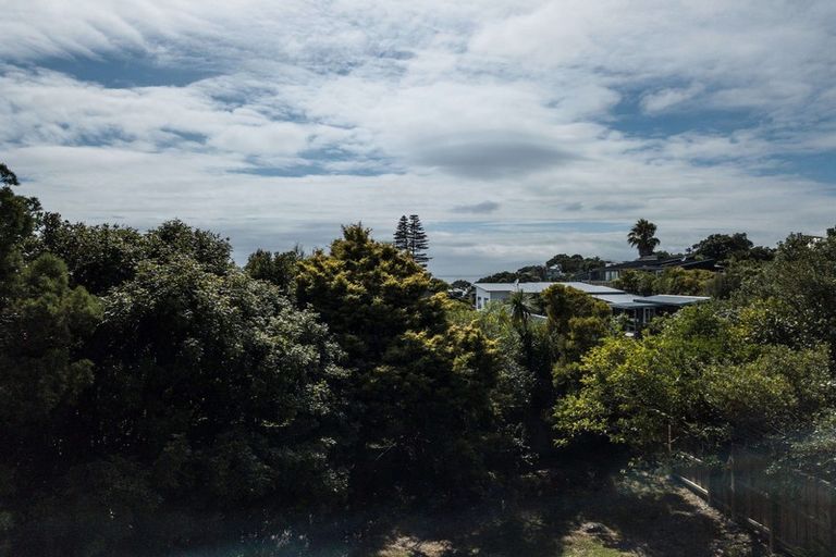 Photo of property in 3a Park Rise, Campbells Bay, Auckland, 0630
