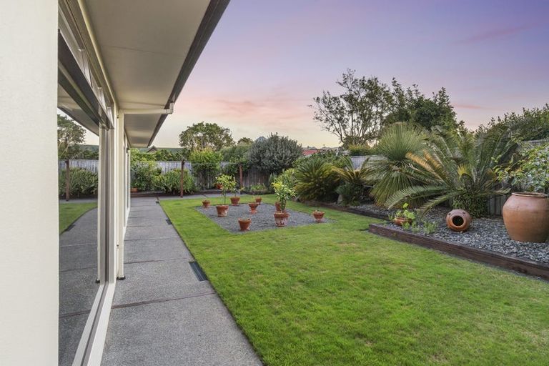 Photo of property in 14a Veale Road, Frankleigh Park, New Plymouth, 4310