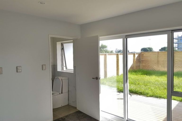 Photo of property in 87 Bordeaux Parade, Te Atatu South, Auckland, 0610