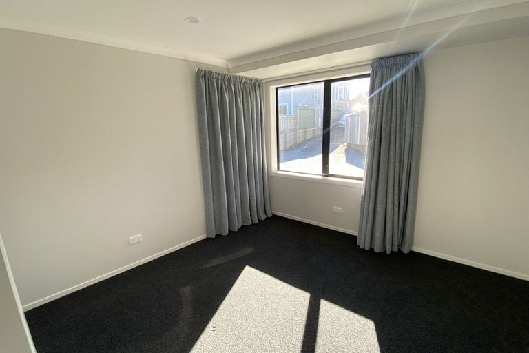 Photo of property in 102 Mangorei Road, Merrilands, New Plymouth, 4312