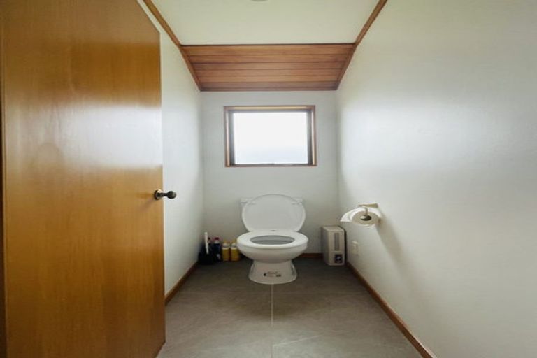 Photo of property in 1/89 Royal View Road, Te Atatu South, Auckland, 0610