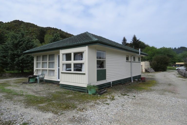 Photo of property in 2c-d Dunn Street, Reefton, 7830