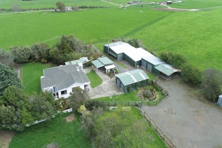 Photo of property in 233 Aorangi Road, Aorangi, Feilding, 4775