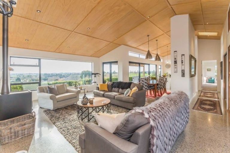 Photo of property in 141 Manakau Heights Drive, Manakau, Levin, 5573