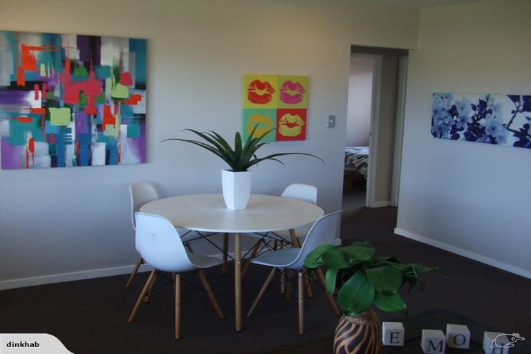 Photo of property in 2/34 Blacklock Avenue, Henderson, Auckland, 0612