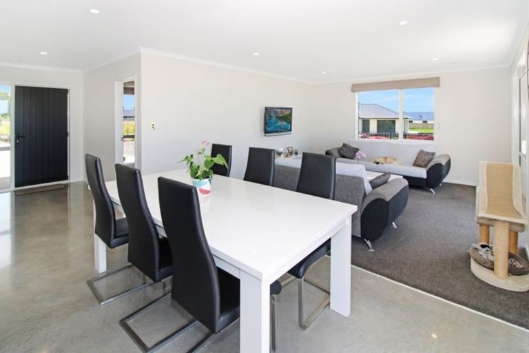 Photo of property in 1 Ongarui Close, Whalers Gate, New Plymouth, 4310
