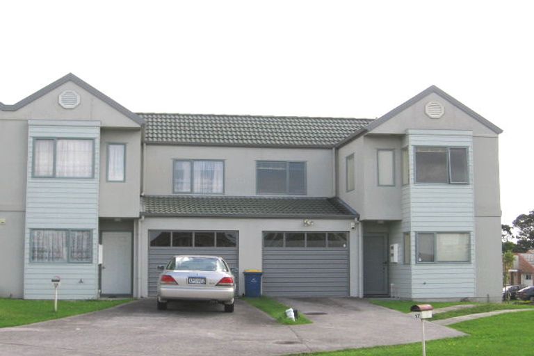 Photo of property in 17 Stephen Avenue, Henderson, Auckland, 0610