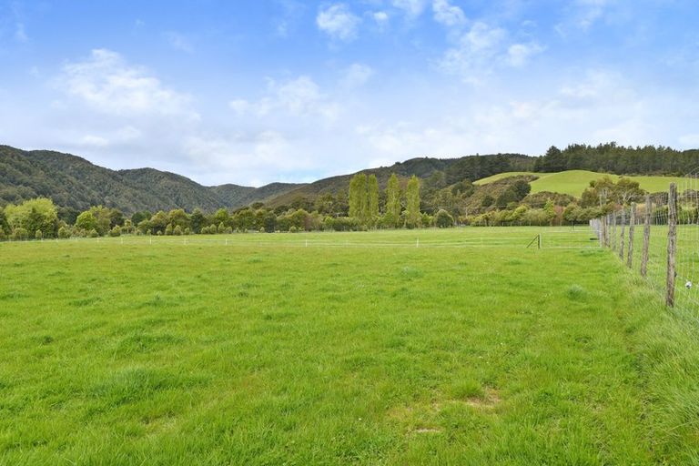 Photo of property in 235 Marchant Road, Kaitoke, Upper Hutt, 5018