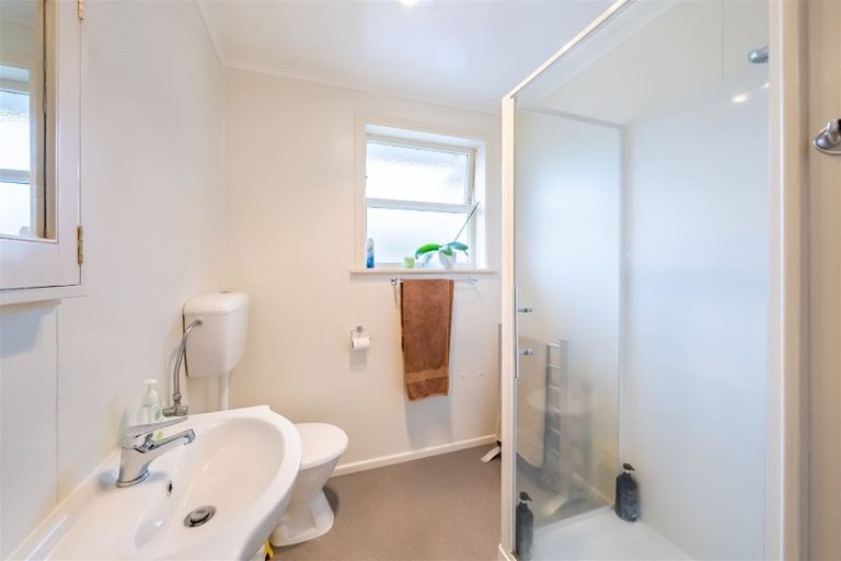 Photo of property in 264b Fergusson Drive, Heretaunga, Upper Hutt, 5018