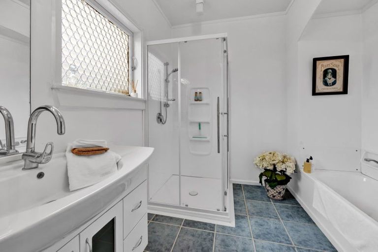 Photo of property in 68 Collins Street, Hawera, 4610