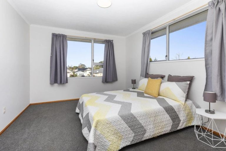 Photo of property in 11 Eglinton Street, Avondale, Christchurch, 8061
