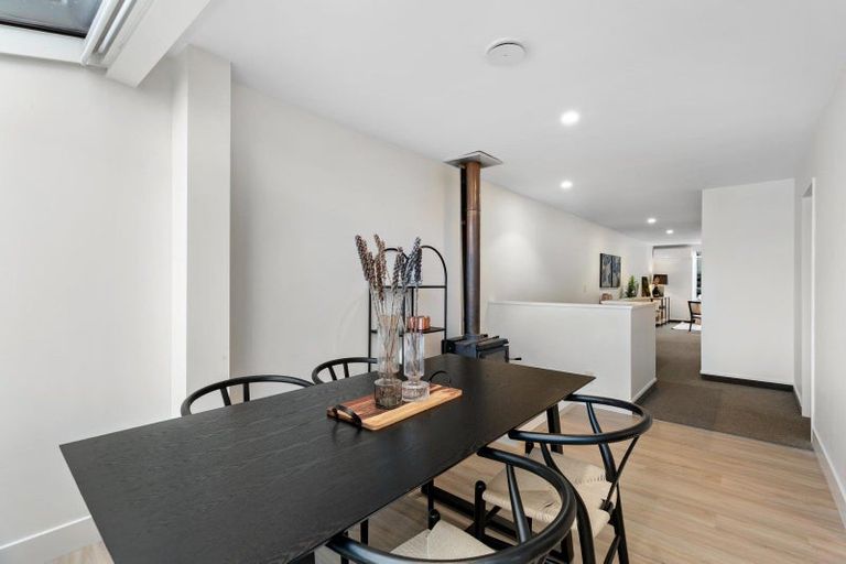 Photo of property in 17b Wynyard Crescent, Fernhill, Queenstown, 9300