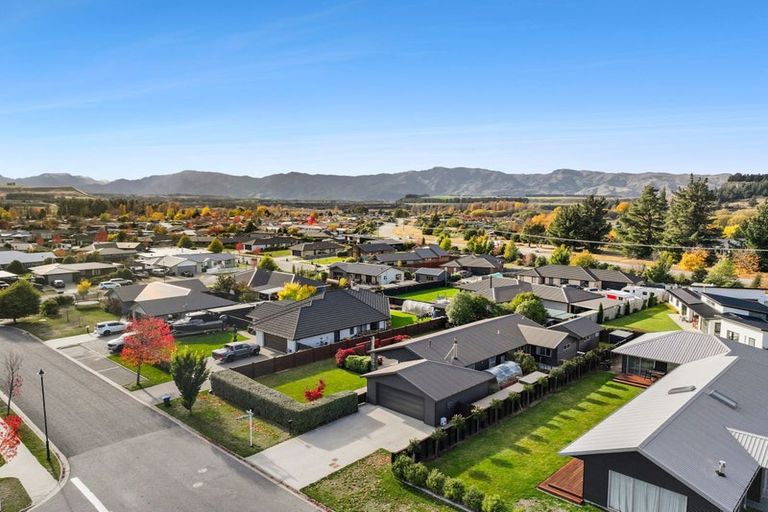 Photo of property in 11 Wren Street, Albert Town, Wanaka, 9305