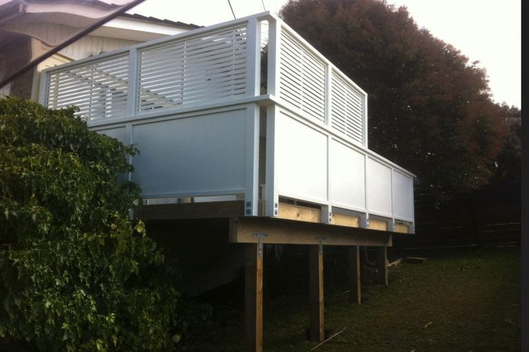 Photo of property in 73 Pine Avenue, Henderson, Auckland, 0612