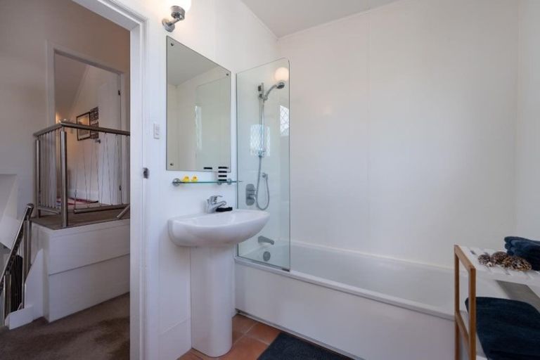 Photo of property in 5 Rodrigo Road, Kilbirnie, Wellington, 6022