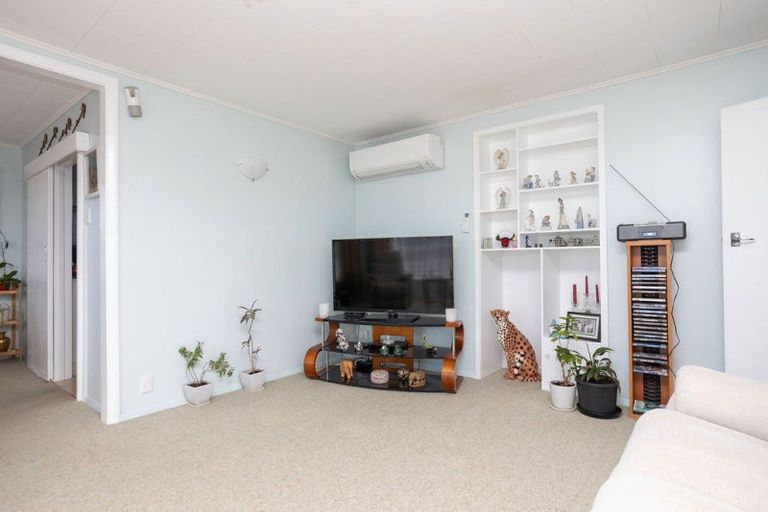 Photo of property in 72 Barraud Street, Dannevirke, 4930