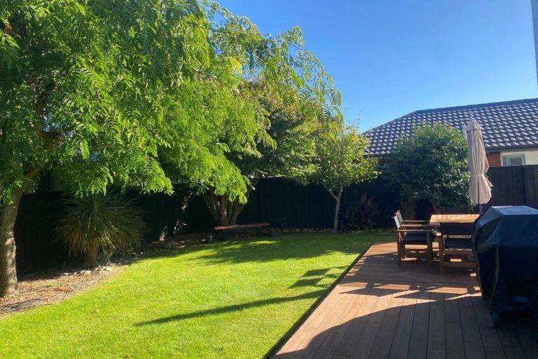 Photo of property in 2 Breton Close, Northwood, Christchurch, 8051