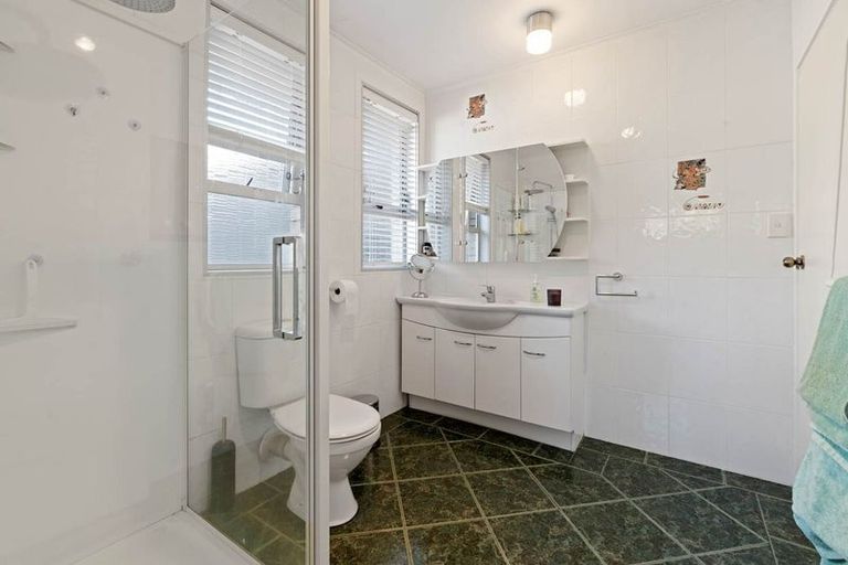 Photo of property in 32 Fielding Crescent, Farm Cove, Auckland, 2012