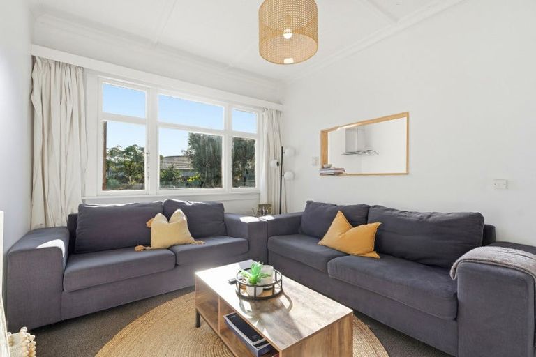 Photo of property in 17 Hutchison Crescent, Durie Hill, Whanganui, 4500