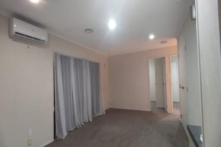 Photo of property in 16 Carrick Glen Avenue, Flat Bush, Auckland, 2019
