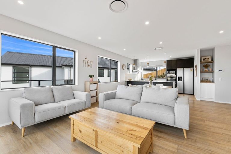 Photo of property in 206 Penruddock Rise, Westmorland, Christchurch, 8025