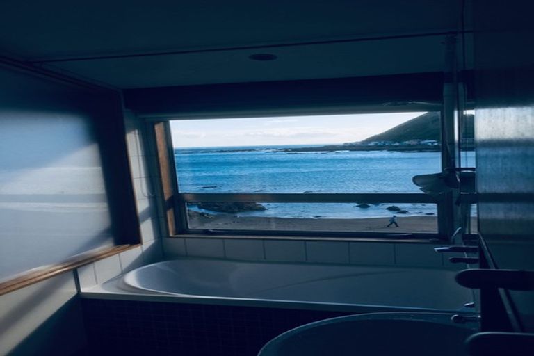 Photo of property in 28 Owhiro Bay Parade, Owhiro Bay, Wellington, 6023