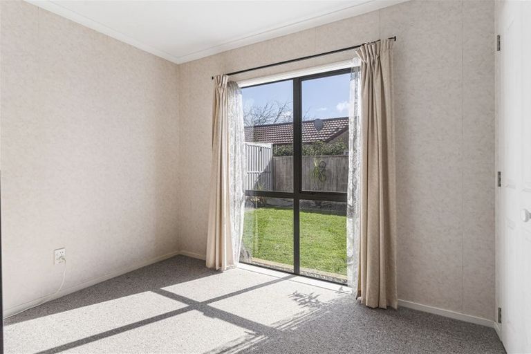 Photo of property in 10 Glenarden Way, Ranui, Auckland, 0612