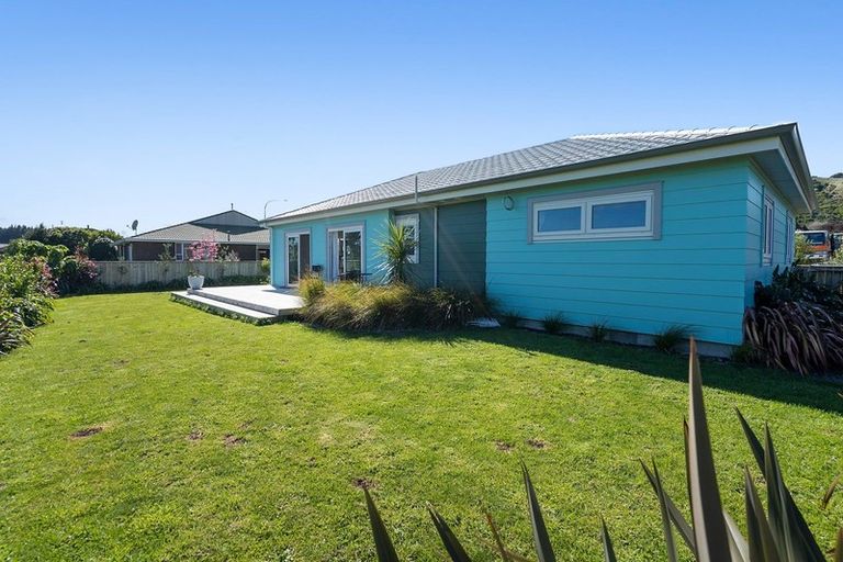 Photo of property in 29 Awatea Avenue, Paraparaumu, 5032
