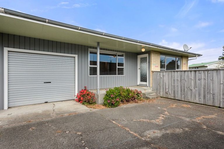 Photo of property in 8b Barraud Street, Avalon, Lower Hutt, 5011