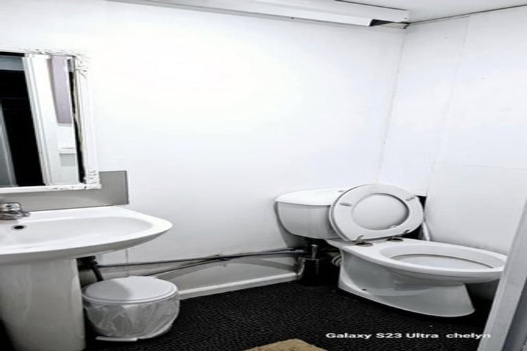 Photo of property in 21 Elizabeth Street, Moera, Lower Hutt, 5010