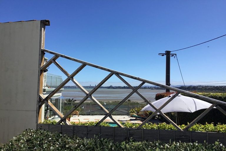 Photo of property in 2/36 Walter Street, Hauraki, Auckland, 0622