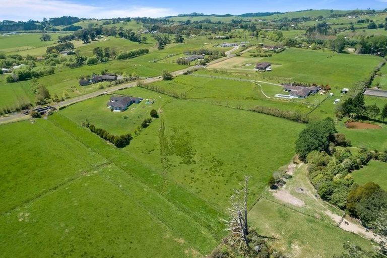 Photo of property in 166h Postman Road, Dairy Flat, 0794